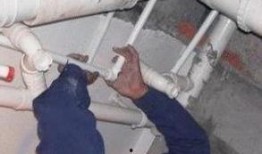 爆料水管破裂图片真实视频,真实视频曝光！”