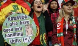 c罗女球迷爆料视频,揭秘球场背后的故事