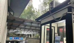 成都楼顶爆料事件视频,高空惊险一幕引发社会关注